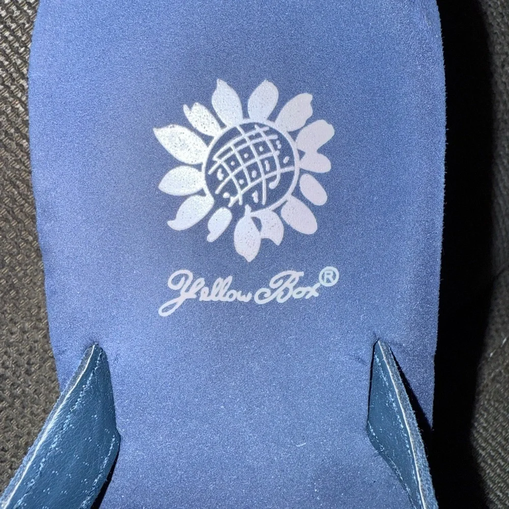 Yellow box woman’s 7.5 elta wedge sandals navy with rhinestones - Picture 6 of 6